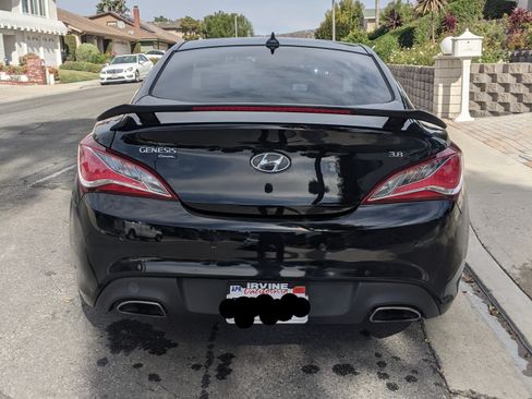 Used 2016 Hyundai Genesis Coupe 3.8 image 6