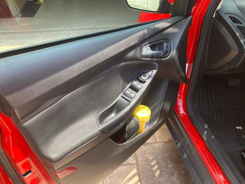 Used 2015 Ford Focus SE FWD image 12
