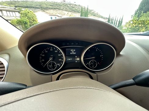 Used 2011 Mercedes-Benz ML 350 BlueTEC 4MATIC image 16