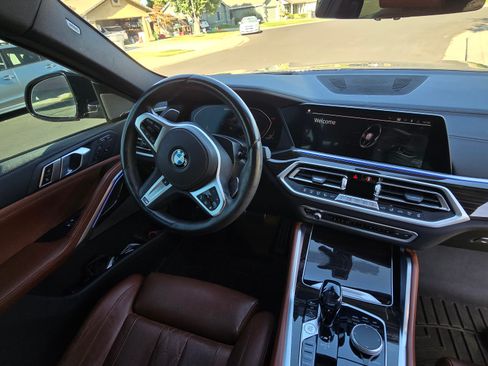 Used 2021 BMW X6 M50i w/ Premium Package AWD/4WD image 10
