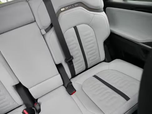 Used 2023 Rivian R1S Adventure AWD/4WD image 17