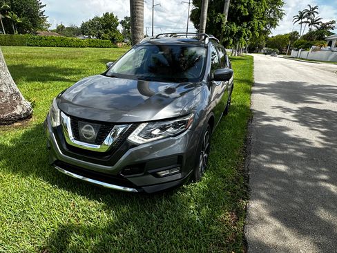 Used 2017 Nissan Rogue SL w/ SL Premium Package FWD image 8
