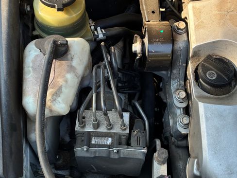 Used 2011 Toyota Camry LE FWD image 6