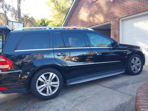 Used 2010 Mercedes-Benz GL 320 BlueTEC 4MATIC image 6