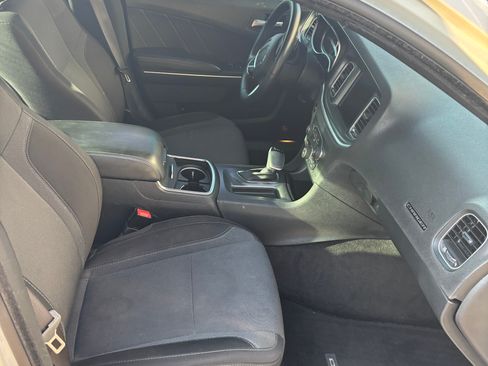 Used 2015 Dodge Charger SXT RWD image 27
