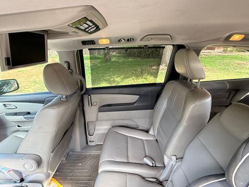 Used 2011 Honda Odyssey EX-L image 11