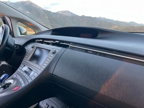 Used 2015 Toyota Prius Four w/ Deluxe Solar Roof Package FWD image 14