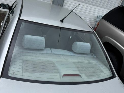 Used 2004 Toyota Corolla LE FWD image 2