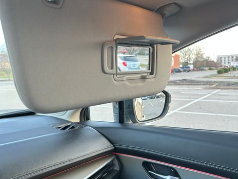 Used 2025 Nissan Murano SL image 17