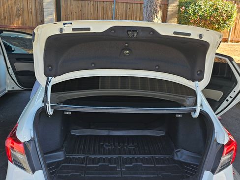 Used 2022 Honda Civic EX image 11