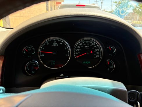 Used 2013 Chevrolet Tahoe LT RWD image 12