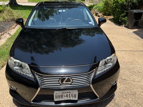 Used 2015 Lexus ES 350 w/ Luxury Package FWD image 4