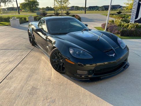 Used 2009 Chevrolet Corvette ZR1 w/ Preferred Equipment Group image 2