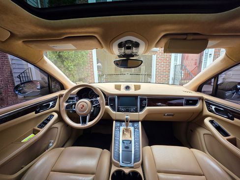 Used 2015 Porsche Macan Turbo image 13