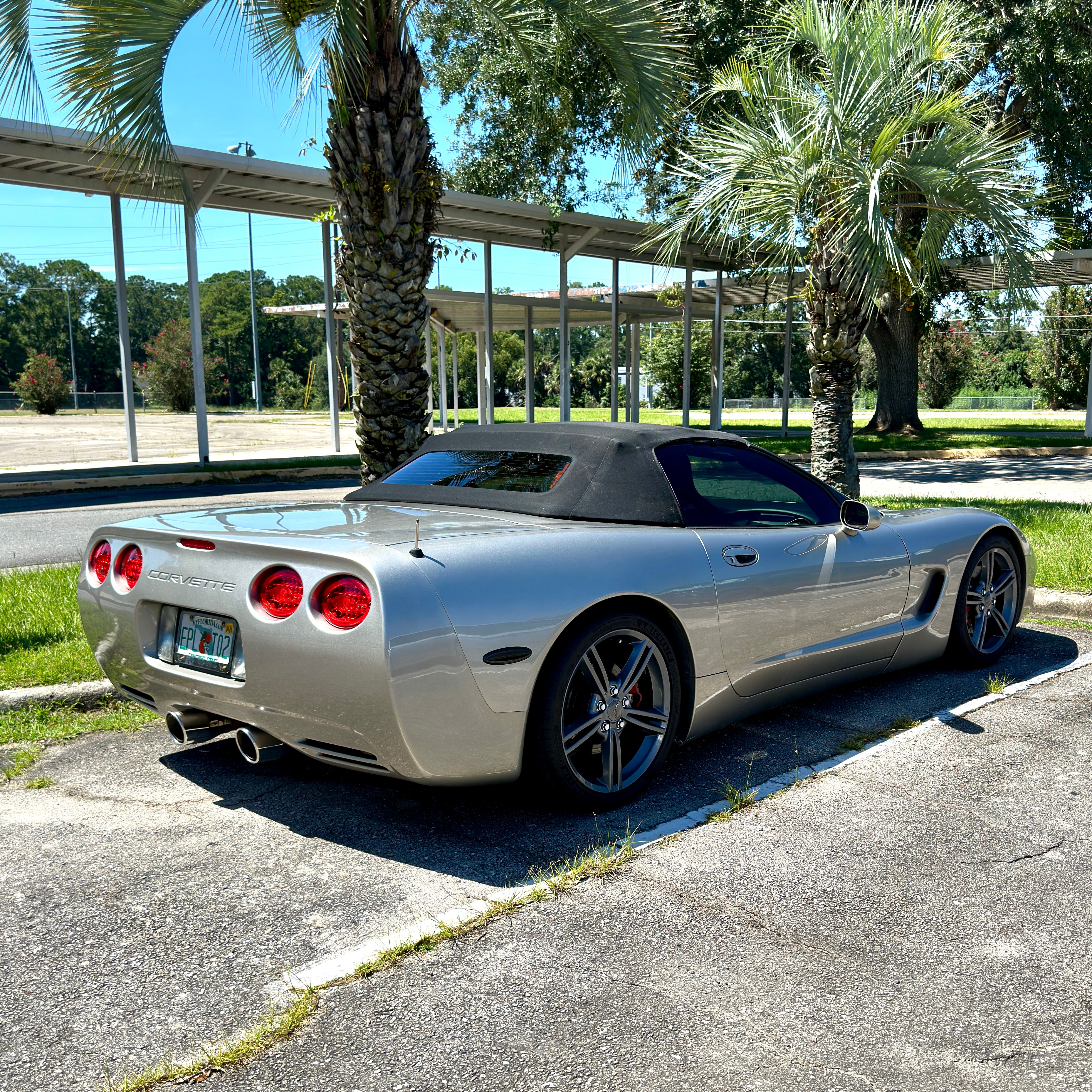 Used 1999 Chevrolet Corvette Convertible w/ Memory Pkg RWD image 2