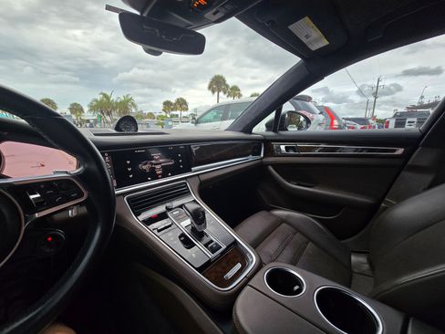Used 2017 Porsche Panamera Turbo w/ Sport Package image 16