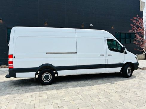 Used 2016 Mercedes-Benz Sprinter 2500 image 5
