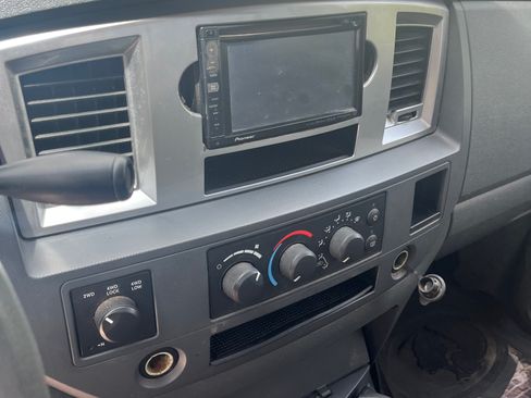 Used 2007 Dodge Ram 1500 Truck SLT image 14