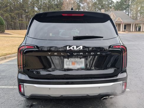 Used 2024 Kia Telluride EX w/ EX Captain's Chair Package image 8