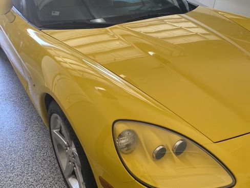 Used 2005 Chevrolet Corvette Convertible w/ Preferred Equipment Group RWD image 1