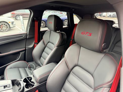 Used 2023 Porsche Macan GTS image 8
