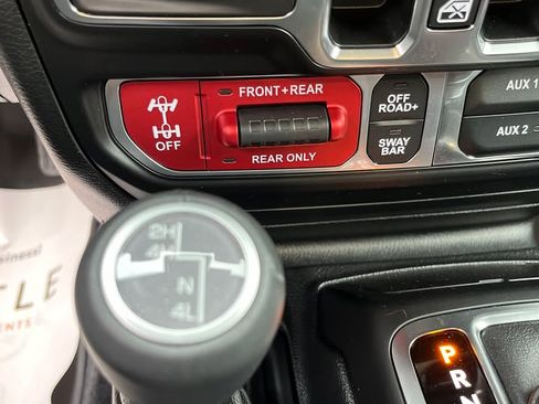 Used 2021 Jeep Gladiator Rubicon image 13