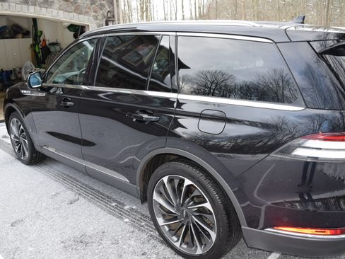 Used 2020 Lincoln Aviator Reserve w/ Equipment Group 202A image 4