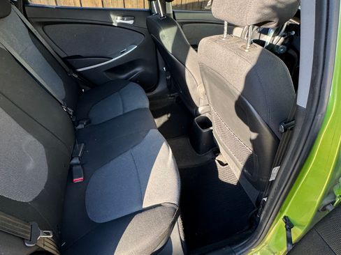 Used 2012 Hyundai Accent GS image 12