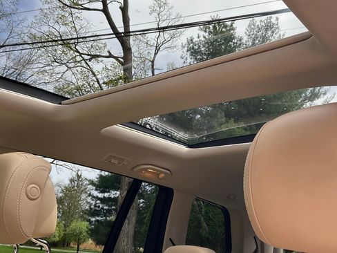 Used 2019 Mercedes-Benz GLS 550 4MATIC image 31