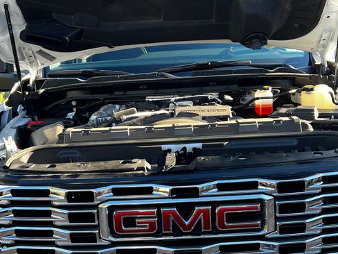 Used 2024 GMC Sierra 3500 Denali w/ Denali Reserve Package image 10