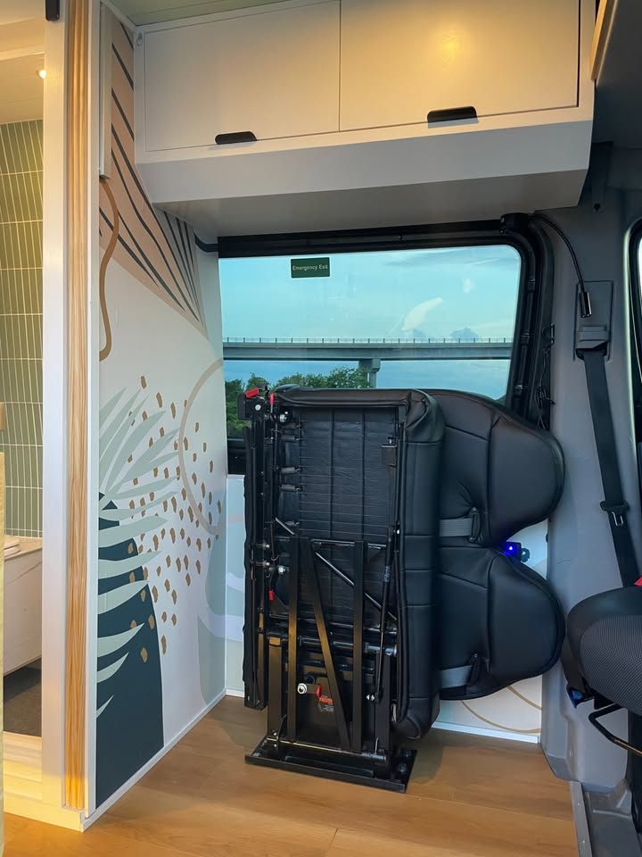 Used 2016 Mercedes-Benz Sprinter 2500 image 18