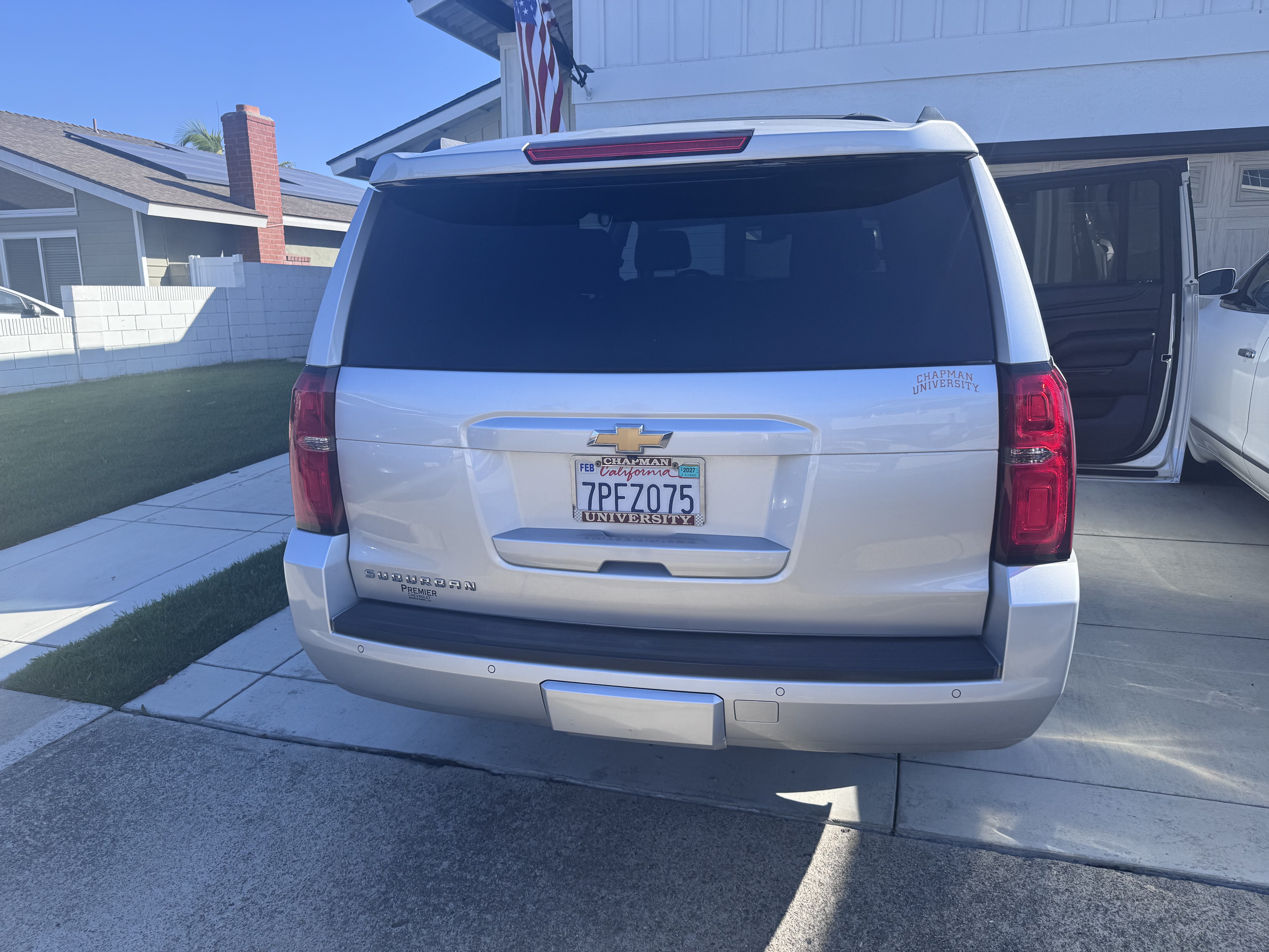 Used 2016 Chevrolet Suburban LT w/ Luxury Package RWD image 9
