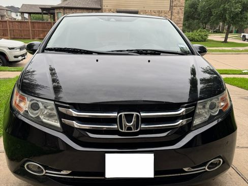 Used 2015 Honda Odyssey Touring Elite image 2