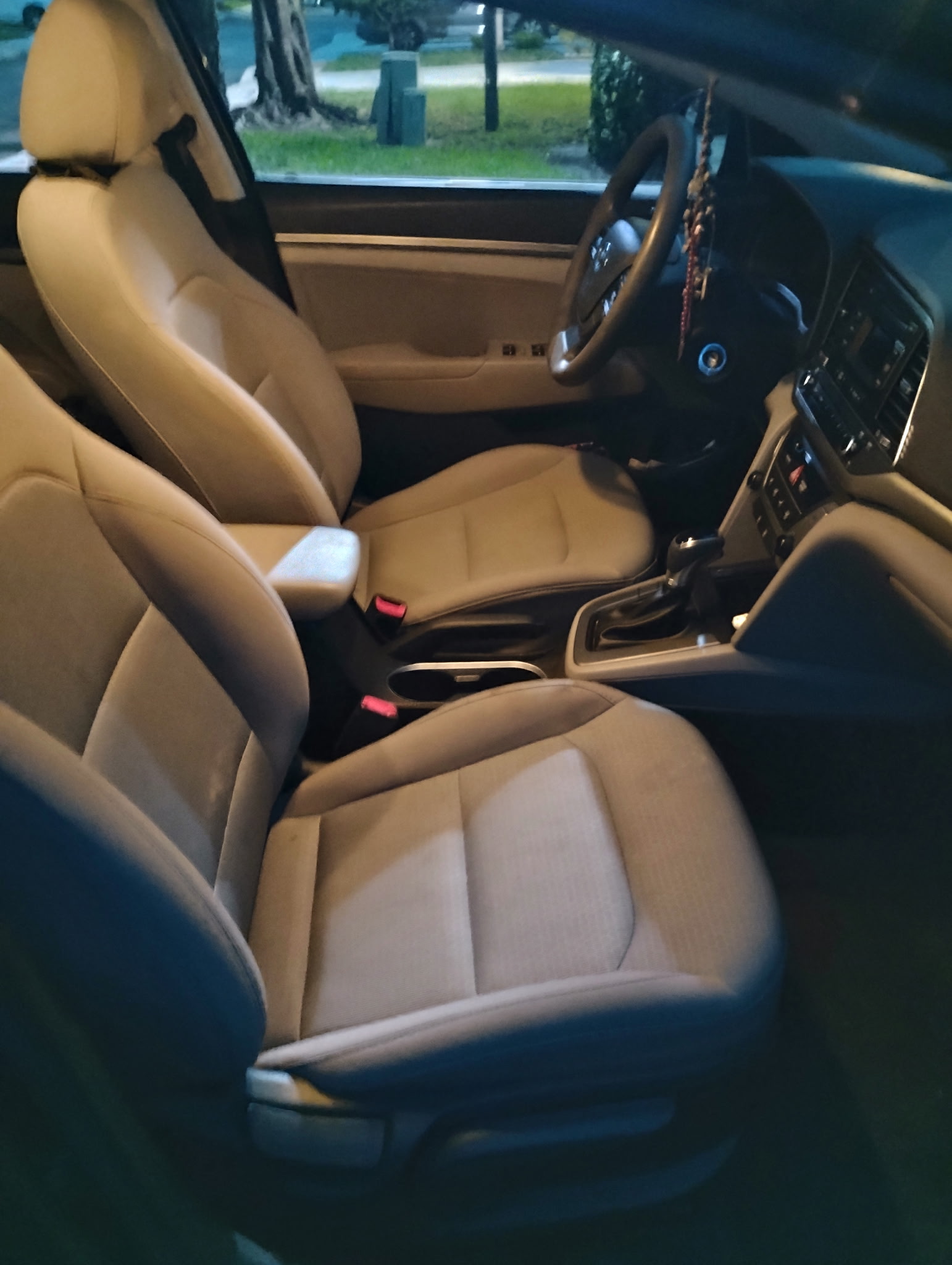 Used 2018 Hyundai Elantra SE FWD image 9