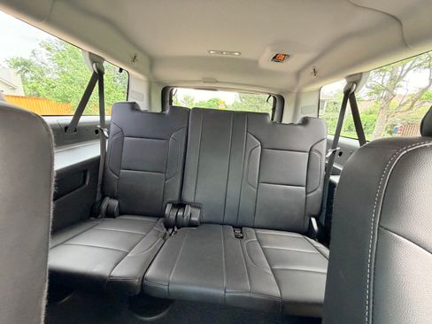 Used 2019 Chevrolet Suburban LT w/ Luxury Package AWD/4WD image 16