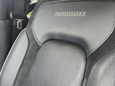 Used 2019 RAM 1500 Laramie AWD/4WD image 23