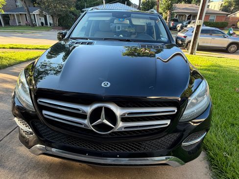 Used 2017 Mercedes-Benz GLE 350 4MATIC image 2