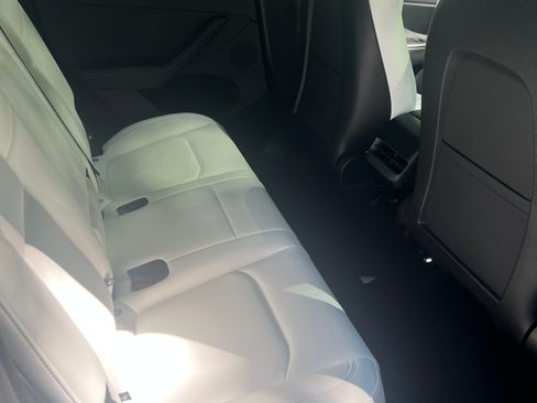 Used 2024 Tesla Model Y Performance image 16