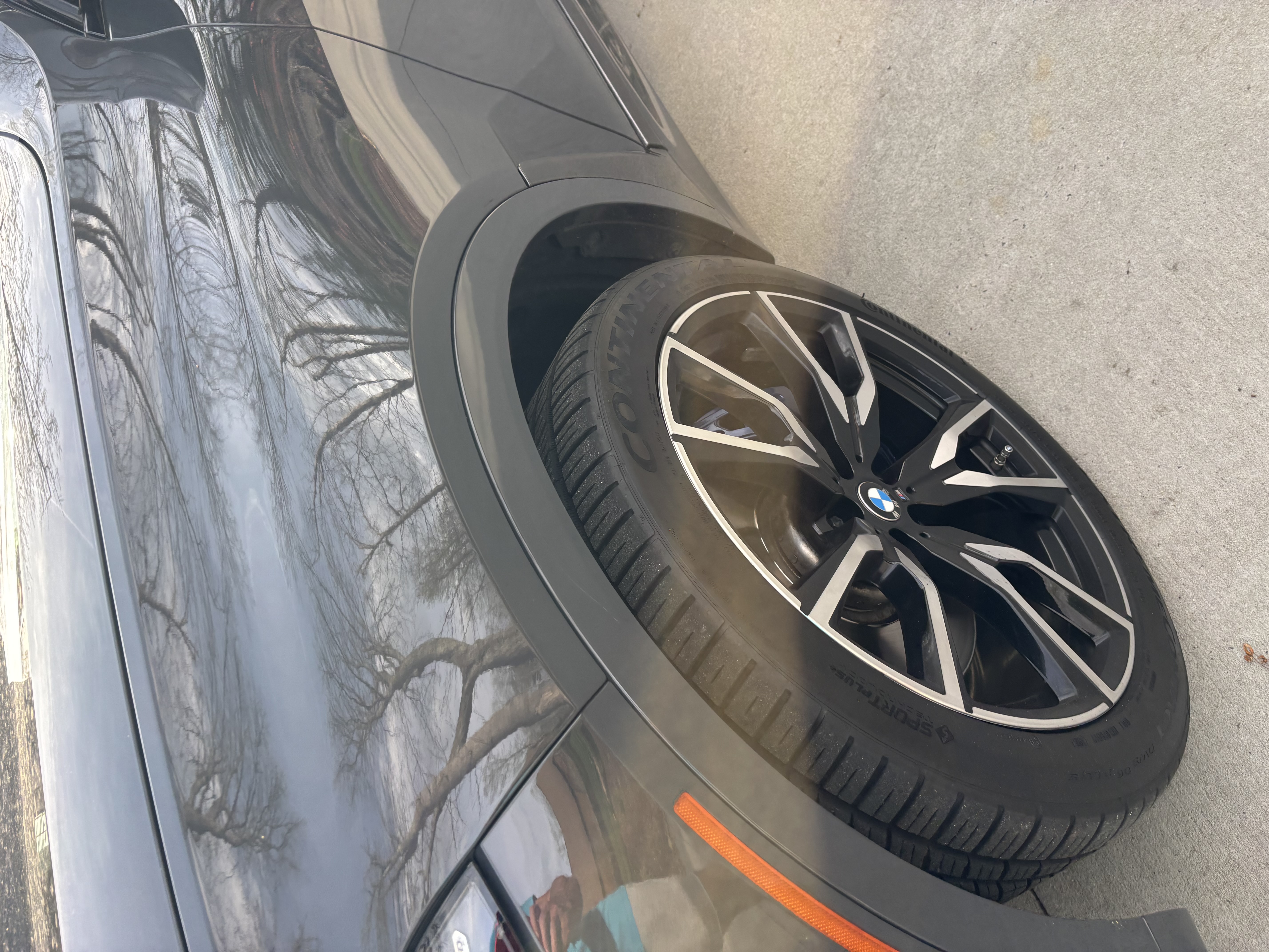 Used 2021 BMW X7 xDrive40i w/ M Sport Package AWD/4WD image 9