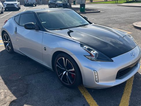 Used 2020 Nissan 370Z Coupe RWD image 4