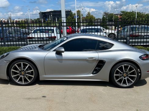 Used 2018 Porsche 718 Cayman image 1