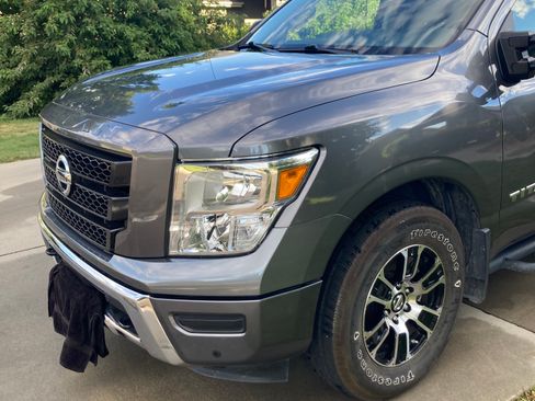 Used 2021 Nissan Titan SV w/ SV Convenience Package RWD image 9