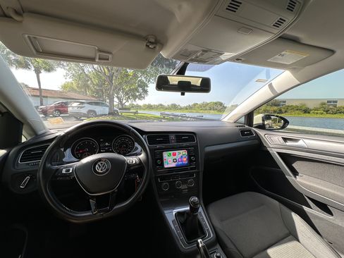 Used 2018 Volkswagen Golf S FWD image 13