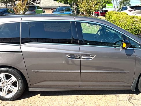 Used 2012 Honda Odyssey Touring image 6