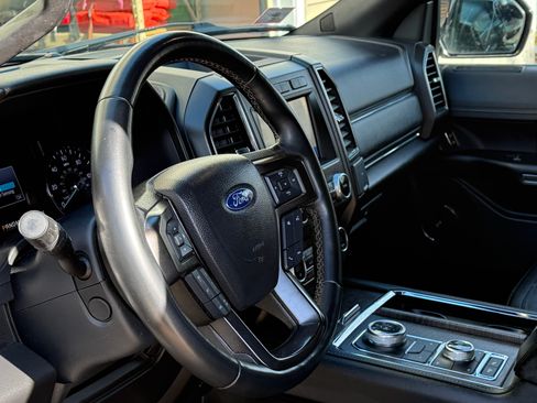 Used 2021 Ford Expedition Limited image 17