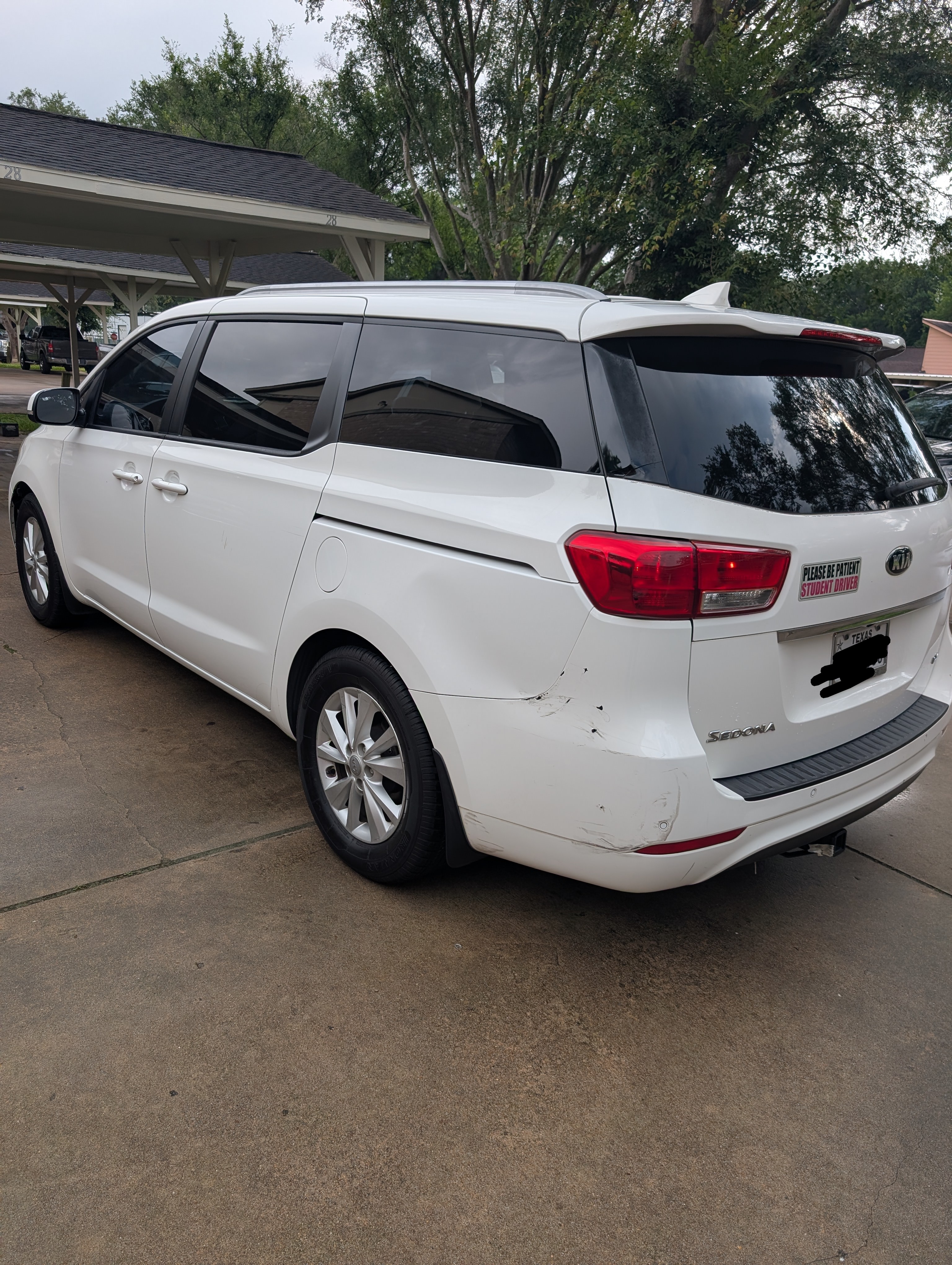 Used 2016 Kia Sedona LX w/ LX Convenience Package FWD image 8