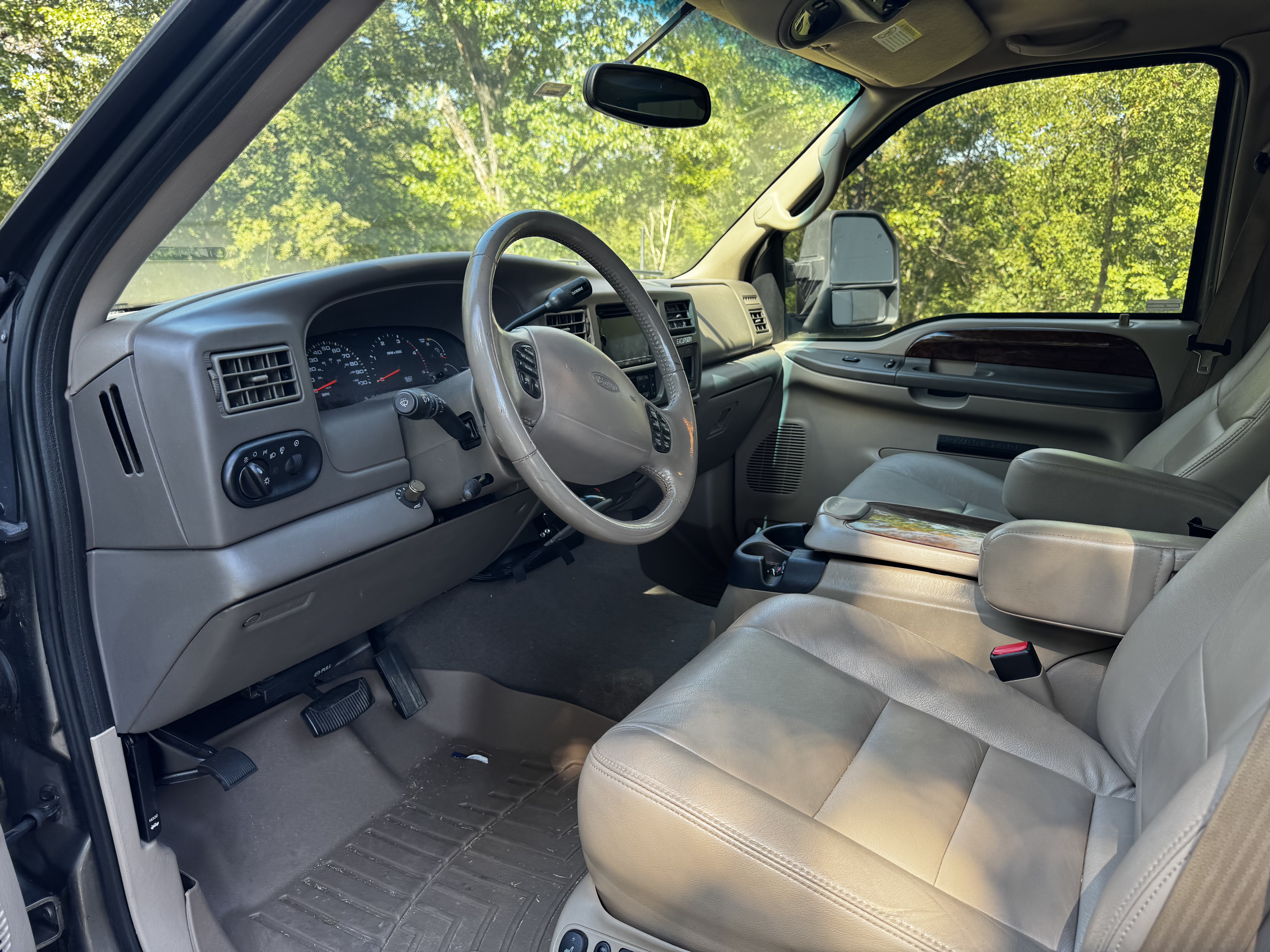 Used 2002 Ford Excursion Limited AWD/4WD image 13