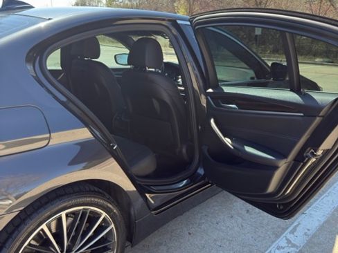 Used 2021 BMW 540i w/ Convenience Package image 14