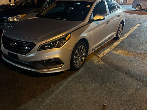 Used 2015 Hyundai Sonata Sport w/ Option Group 03 FWD image 4
