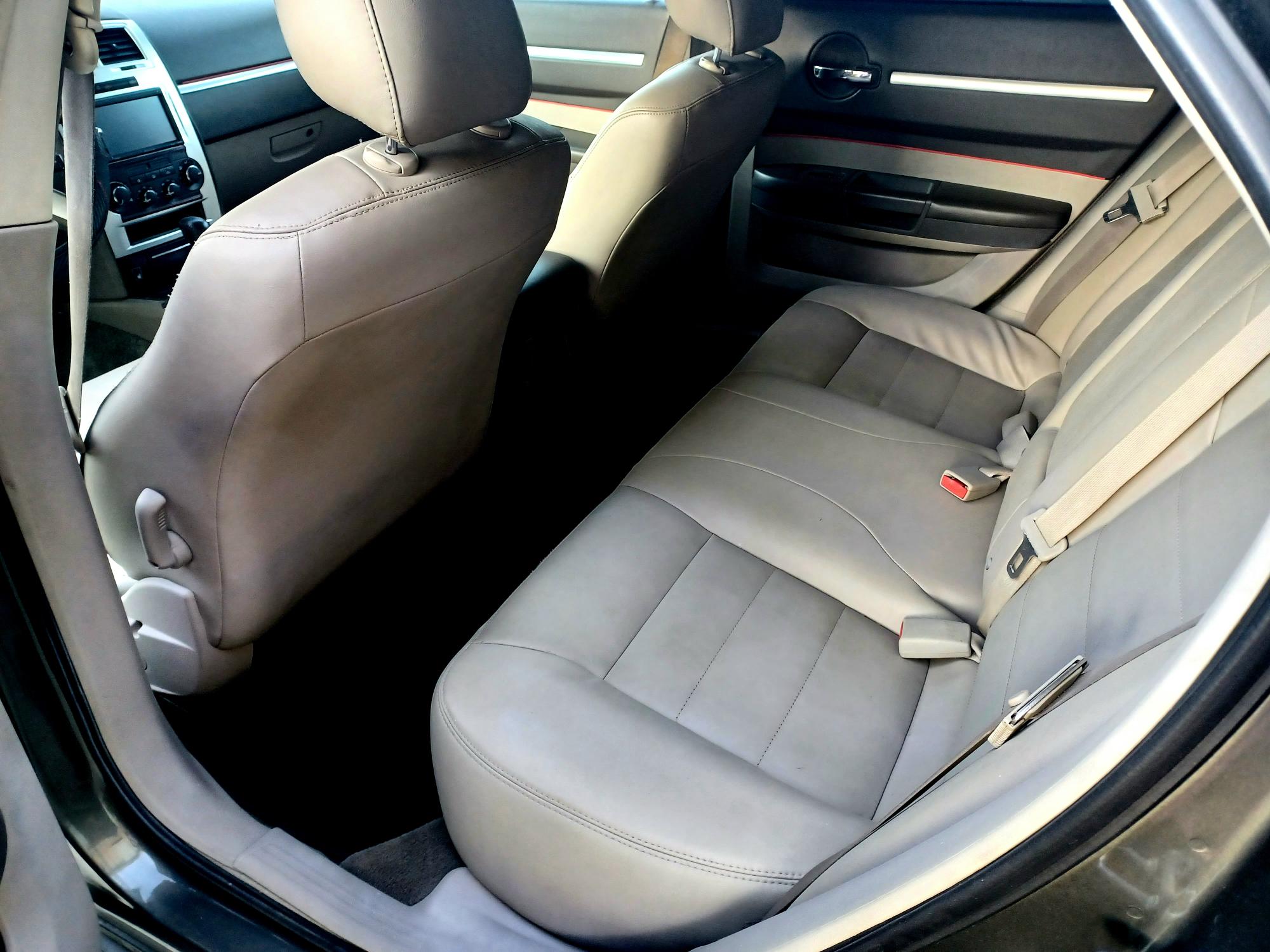 Used 2008 Dodge Magnum R/T RWD image 11
